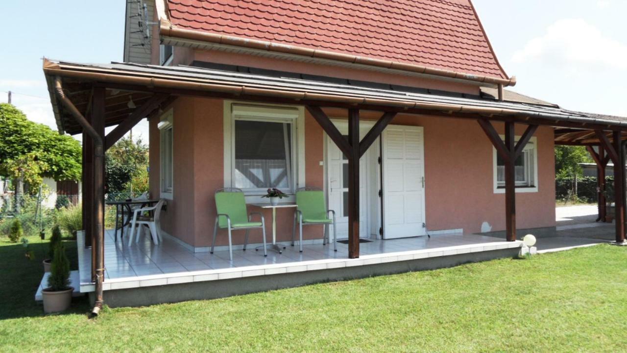 Ferienhaus Am Plattensee Balatonmariafurdo Exterior photo
